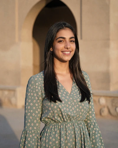Jordanian woman Dina from Zarqa open to cross-cultural romance